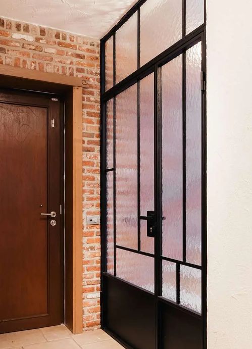 Verrière d'intérieur en acier noir avec vitrage texturé — OTIF